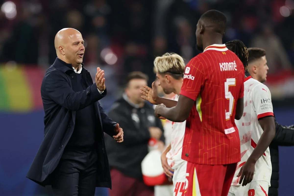 Ibrahima Konaté lors de la première saison d’Arne Slot à Liverpool: « Il est plus concentré sur le jeu de construction. »