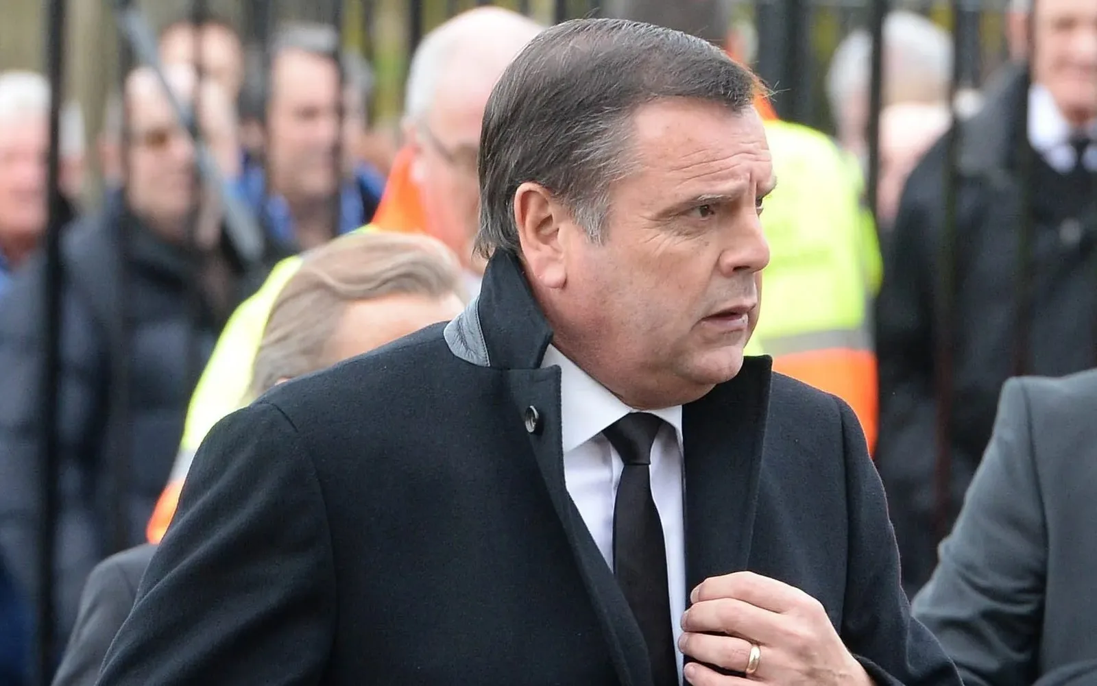 Everton déménage pour faire la paix avec Club Legend, 64 ans, après l’exil de deux ans de Goodison Park