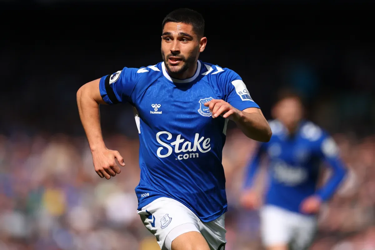 Neal Maupay de Marseille s’attaque à Everton