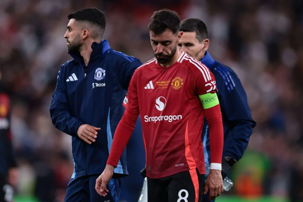 Bruno Fernandes propose de quitter Man Utd après le chagrin d’Europa League alors que le club saoudien cible le transfert record britannique