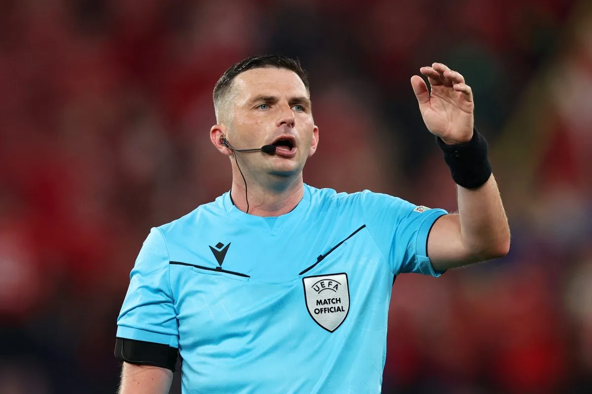 Michael Oliver pour arbitrer le conflit du deuxième étage de la Ligue des champions du PSG au Parc des Princes