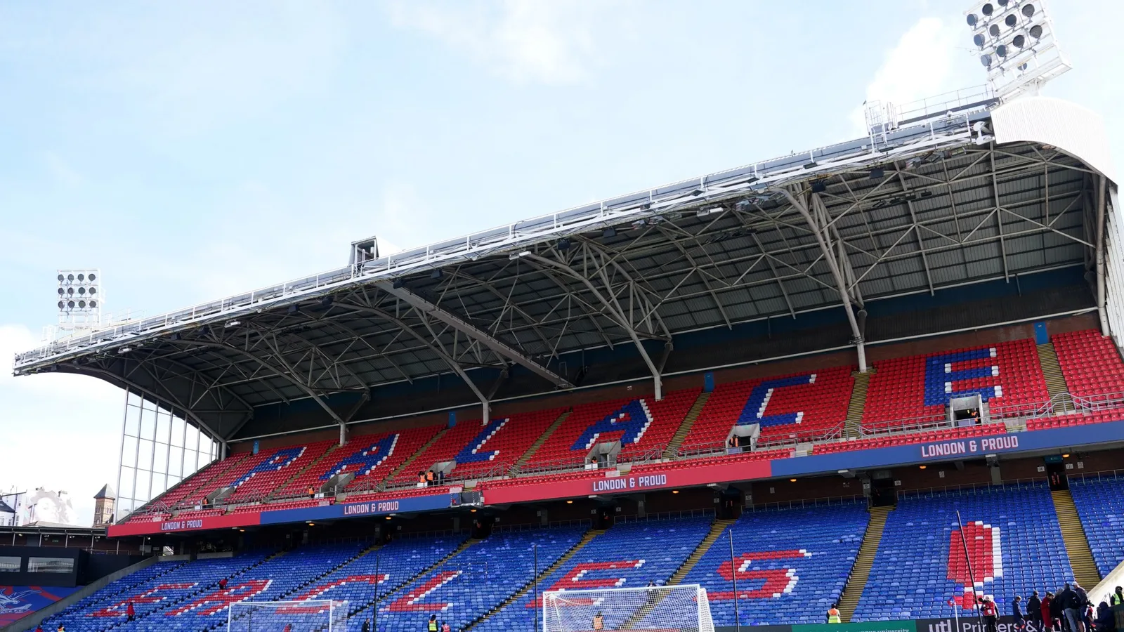 Le propriétaire du milliardaire de la NFL veut acheter Crystal Palace en rachat de méga-monnaies mais controversé John Textor resterait sur