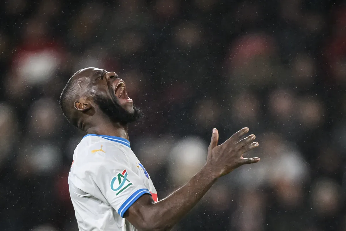 Nantes envisage de transférer l’ancien milieu de terrain de Lens Jean Onana