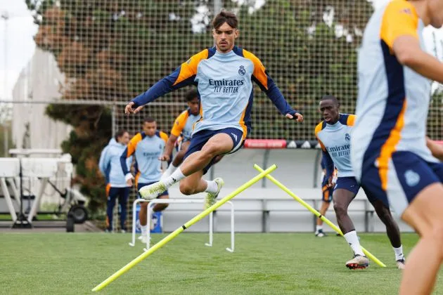 Le produit de l’académie du Real Madrid restera avec l’équipe première pour le reste de la saison