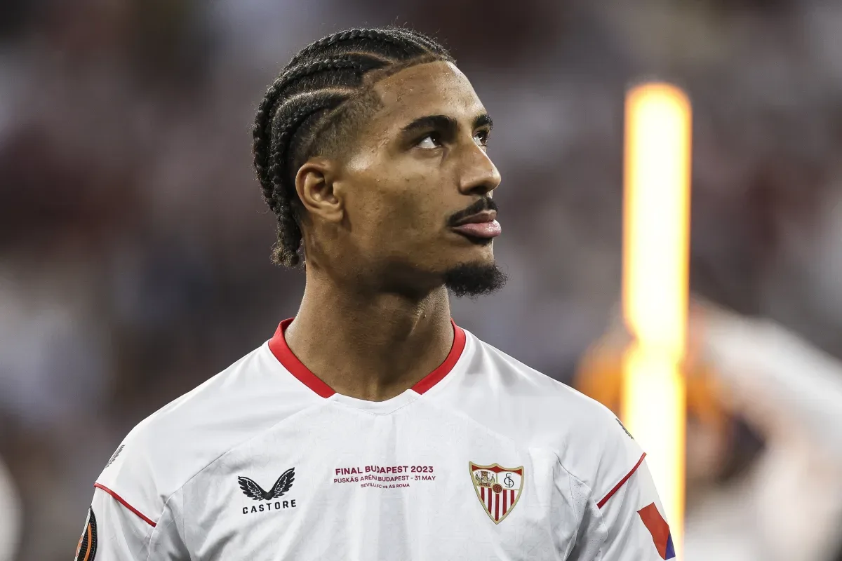 Aston Villa enquête sur Loïc Badé, la cible de Liverpool