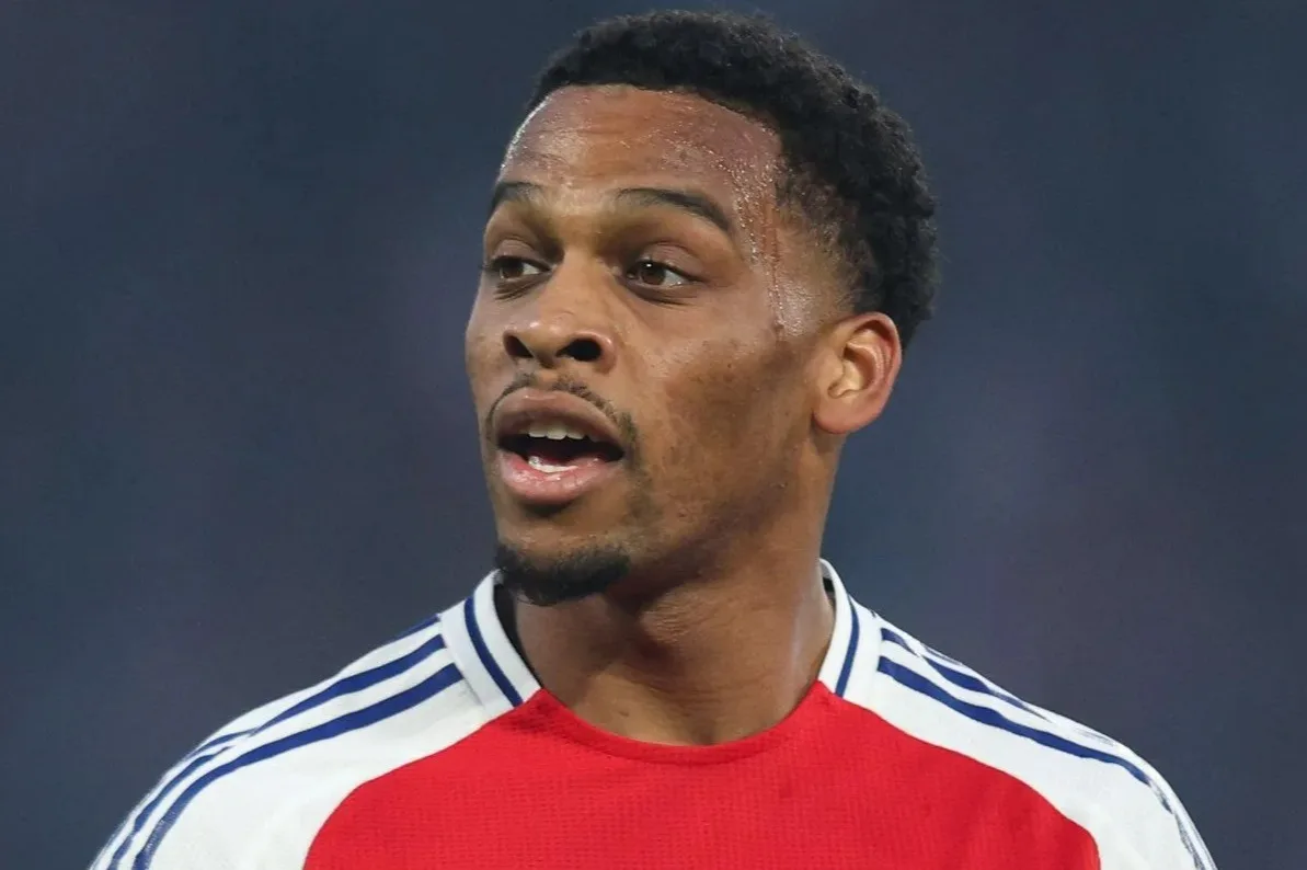 Arsenal subit un autre coup de blessure avec Jurrien Timber pour une intervention chirurgicale et un doute pour être prêt pour la saison prochaine