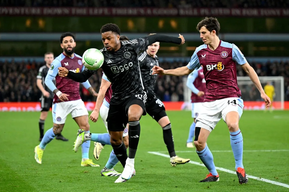 Chuba Akpom de l’Ajax suscite l’intérêt d’un tiers des clubs de Ligue 1