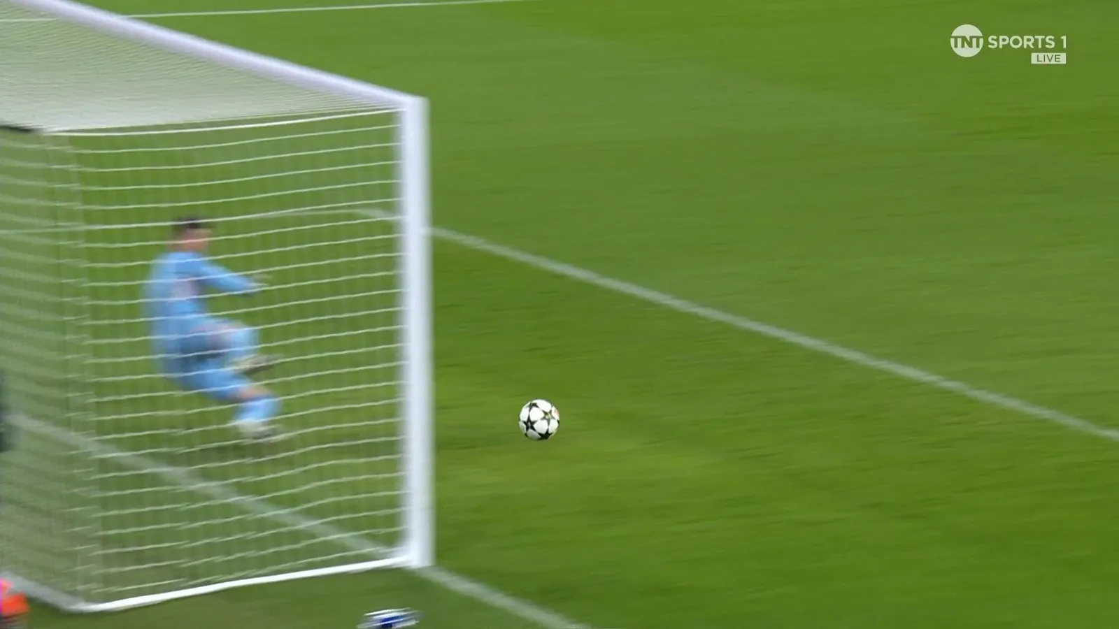 REGARDER: Le Real Madrid se laisse aller alors que Liverpool rate son propre penalty