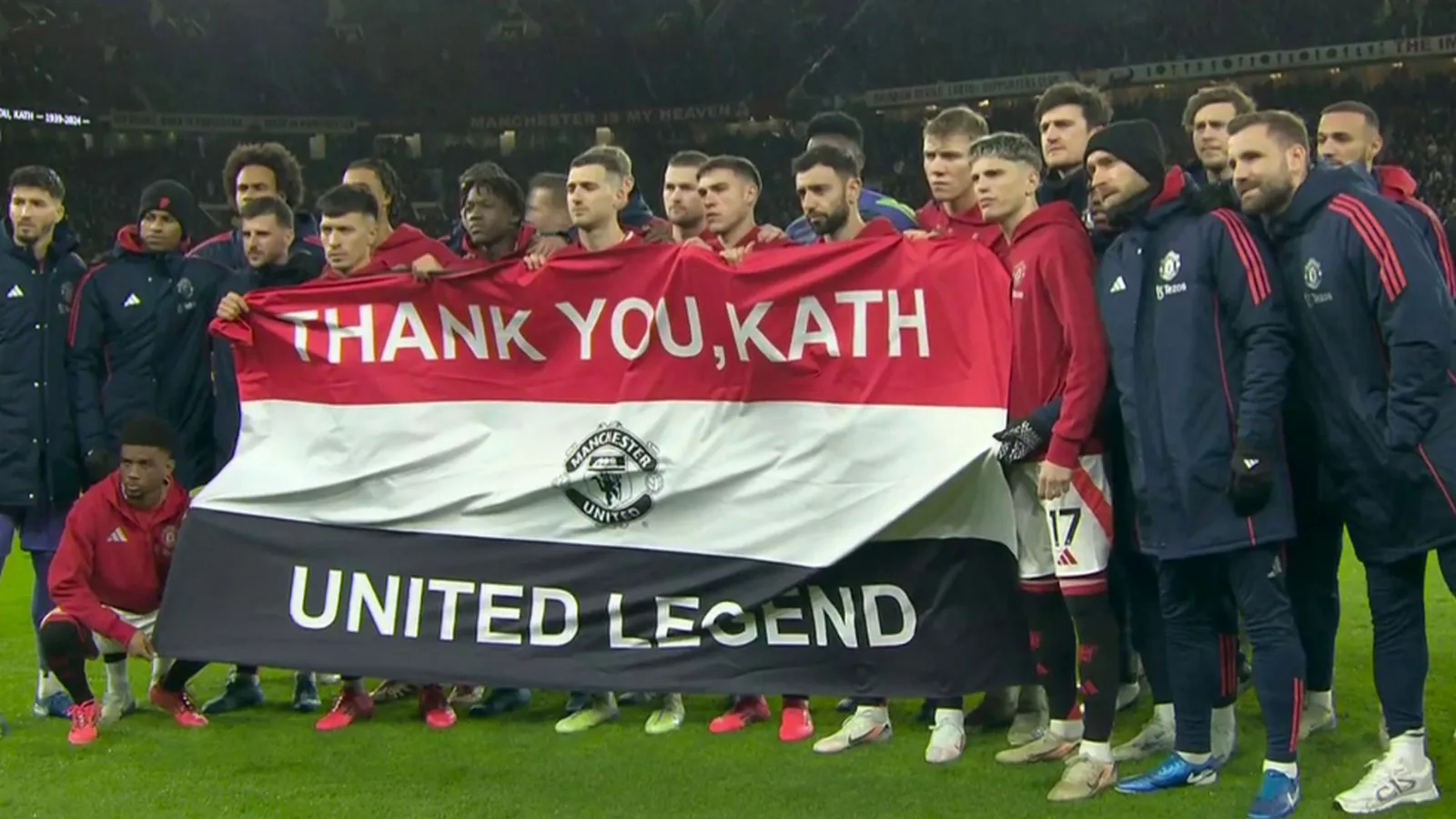 Man Utd rend un hommage émouvant à la réceptionniste bien-aimée Kath Phipps après son décès tragique à l’âge de 85 ans