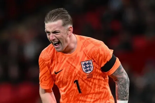 La place n ° 1 de Jordan Pickford en Angleterre sous une menace plus grande que jamais auparavant alors que Thomas Tuchel émet un avertissement