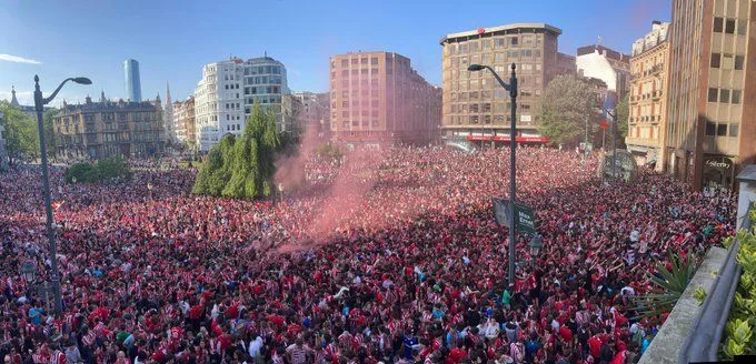 Atmosphère folle pour l’athlétisme Club-Manchester United Semi-Final