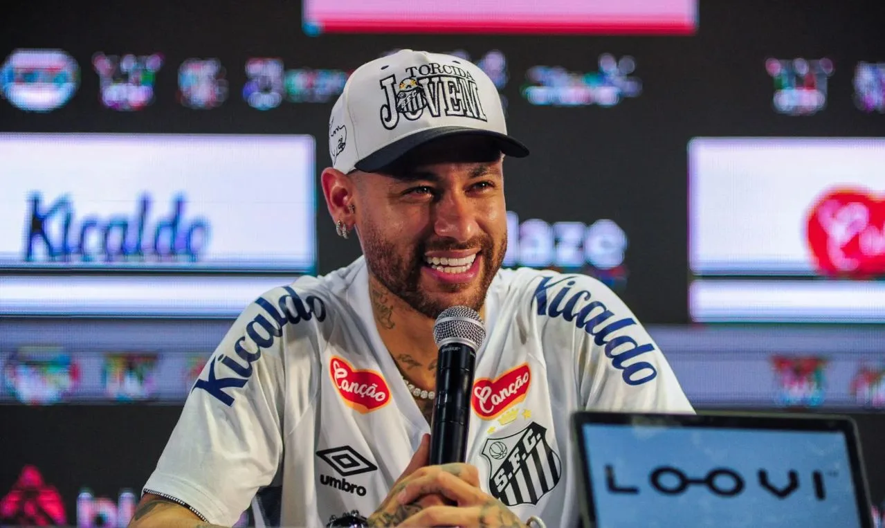 NEYMAR JUNIOR ESILING Été retour à Barcelone