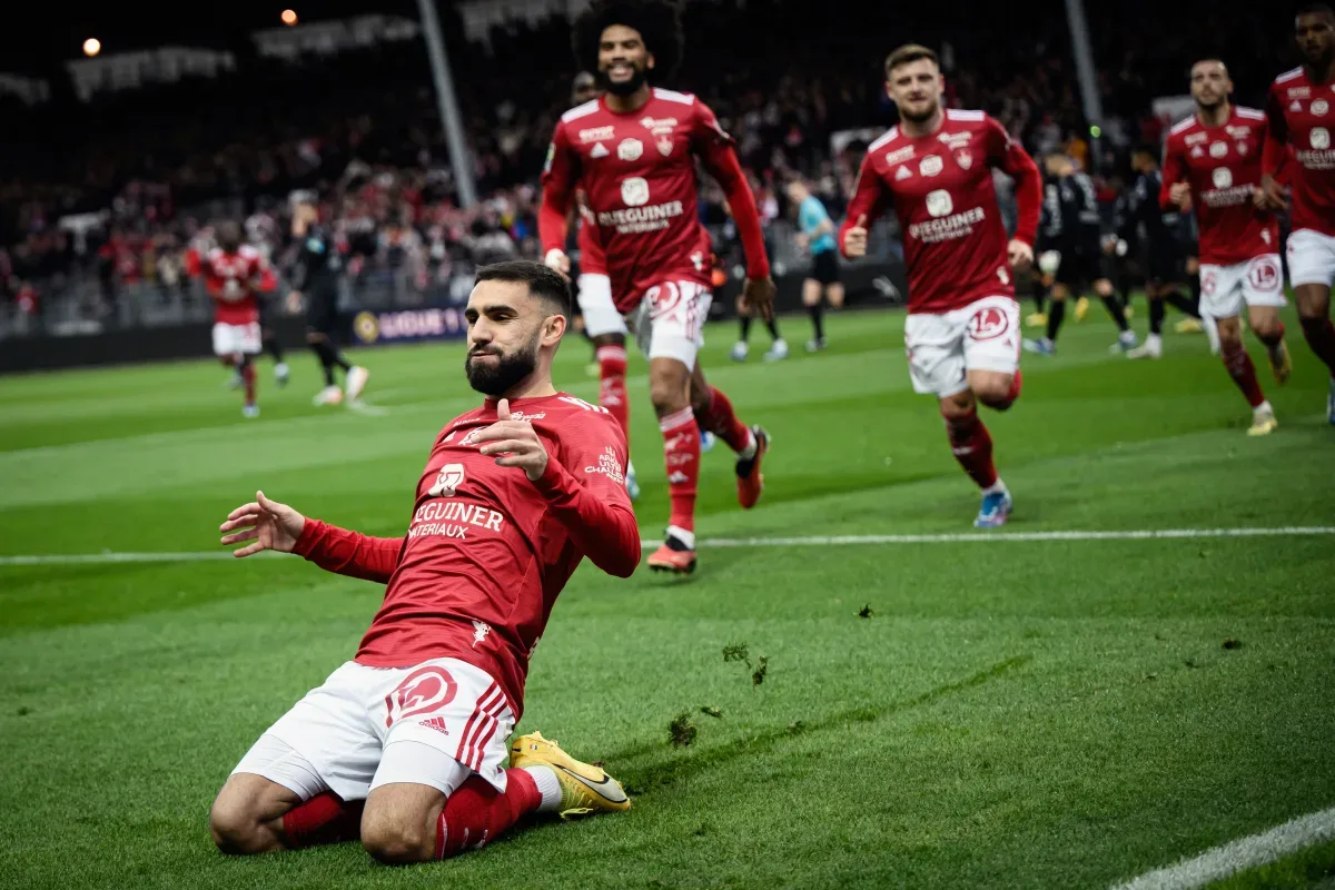 NOTES DES JOUEURS | Brest 3-1 Strasbourg : L’expérience l’emporte sur la jeunesse alors que Le Racing subit une quatrième défaite consécutive