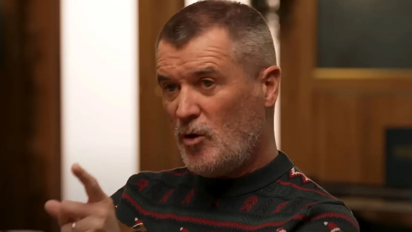 Roy Keane s’ouvre sur un combat avec son coéquipier de Man Utd qui « se préparait depuis des années » et admet qu’il l’a laissé avec un oeil au beurre noir