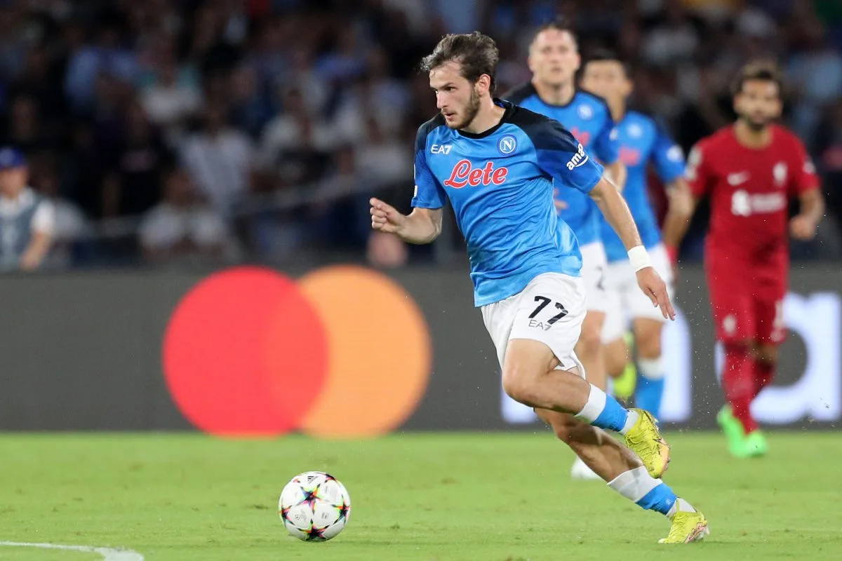 Newcastle et Chelsea pourraient participer à la course pour Khvicha Kvaratskhelia
