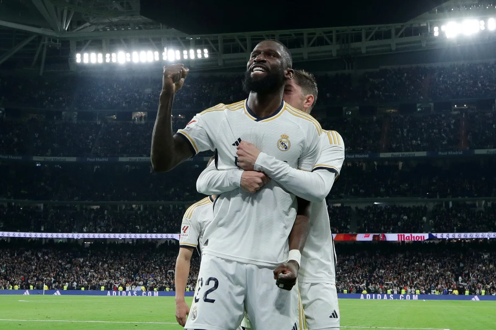 Le Real Madrid pourrait enfreindre la règle des contrats historiques dans Antonio Rudiger Talks
