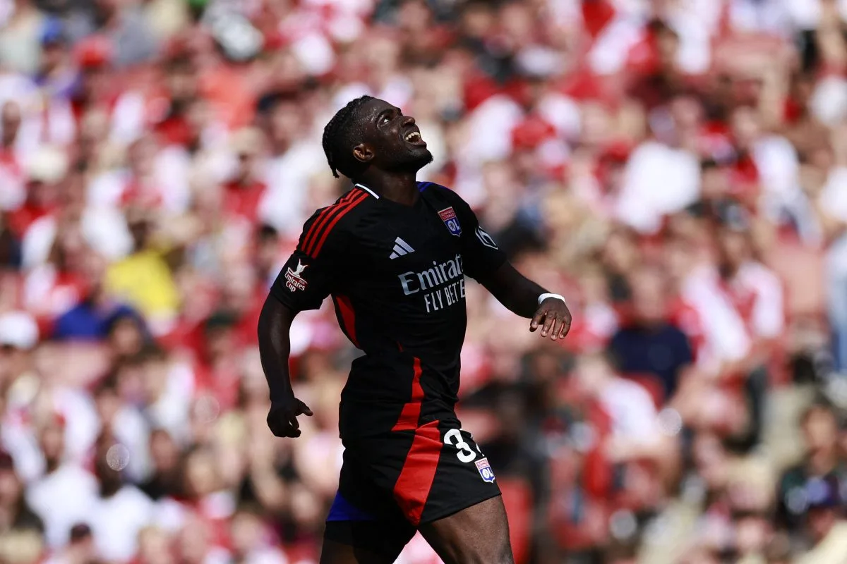 Everton va soumettre une offre pour Ernest Nuamah de Lyon