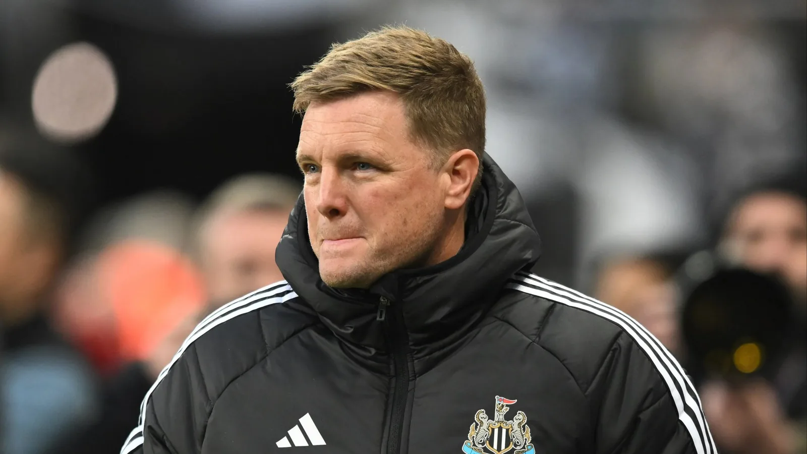 Pourquoi Eddie Howe n’est-il pas sur la ligne de touche pour Newcastle vs Man Utd?