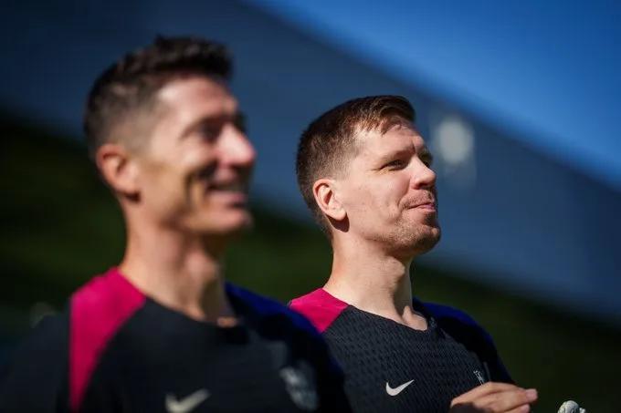 Le manager de Barcelone, Hansi Flick, confirme que Wojciech Szczesny ne jouera pas dans un avenir prévisible