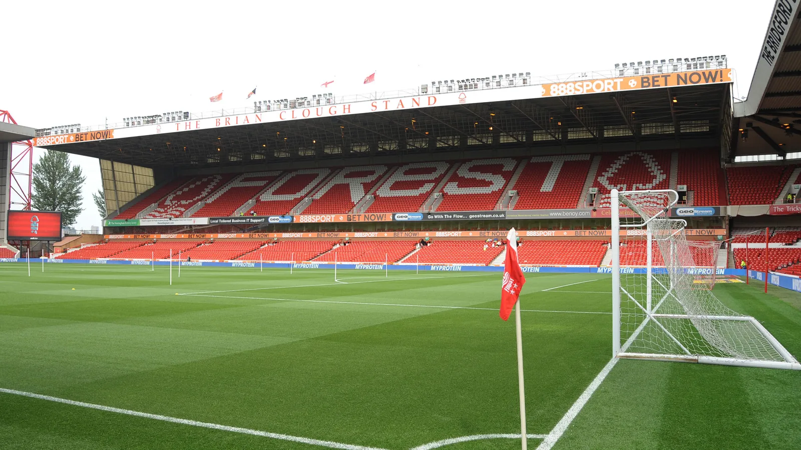 Les fans repèrent «l’erreur» qui leur donne le «ick» dans les stands au Nottingham Forest Stadium car une raison inhabituelle est révélée