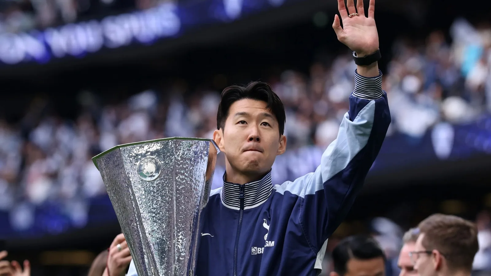 Le fils Heung-Min ‘pourrait quitter Tottenham’ alors que le club cherche à encaisser la refonte de transfert d’escouade – le soleil