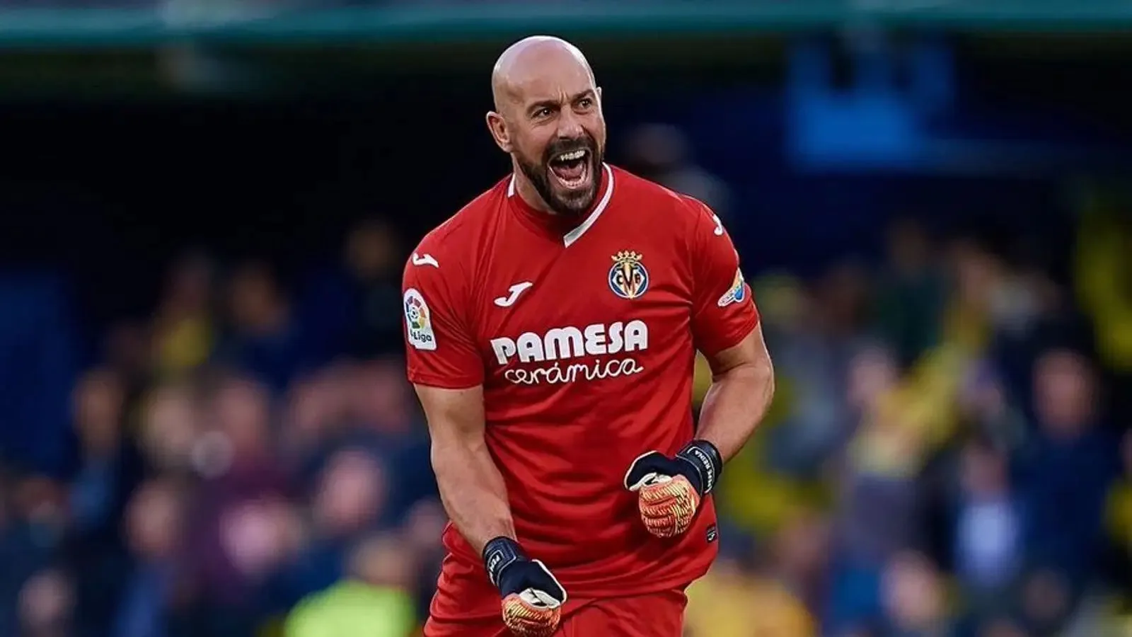 L’ancienne star de l’Espagne, de Liverpool et de Barcelone prend sa retraite à l’âge de 42 ans