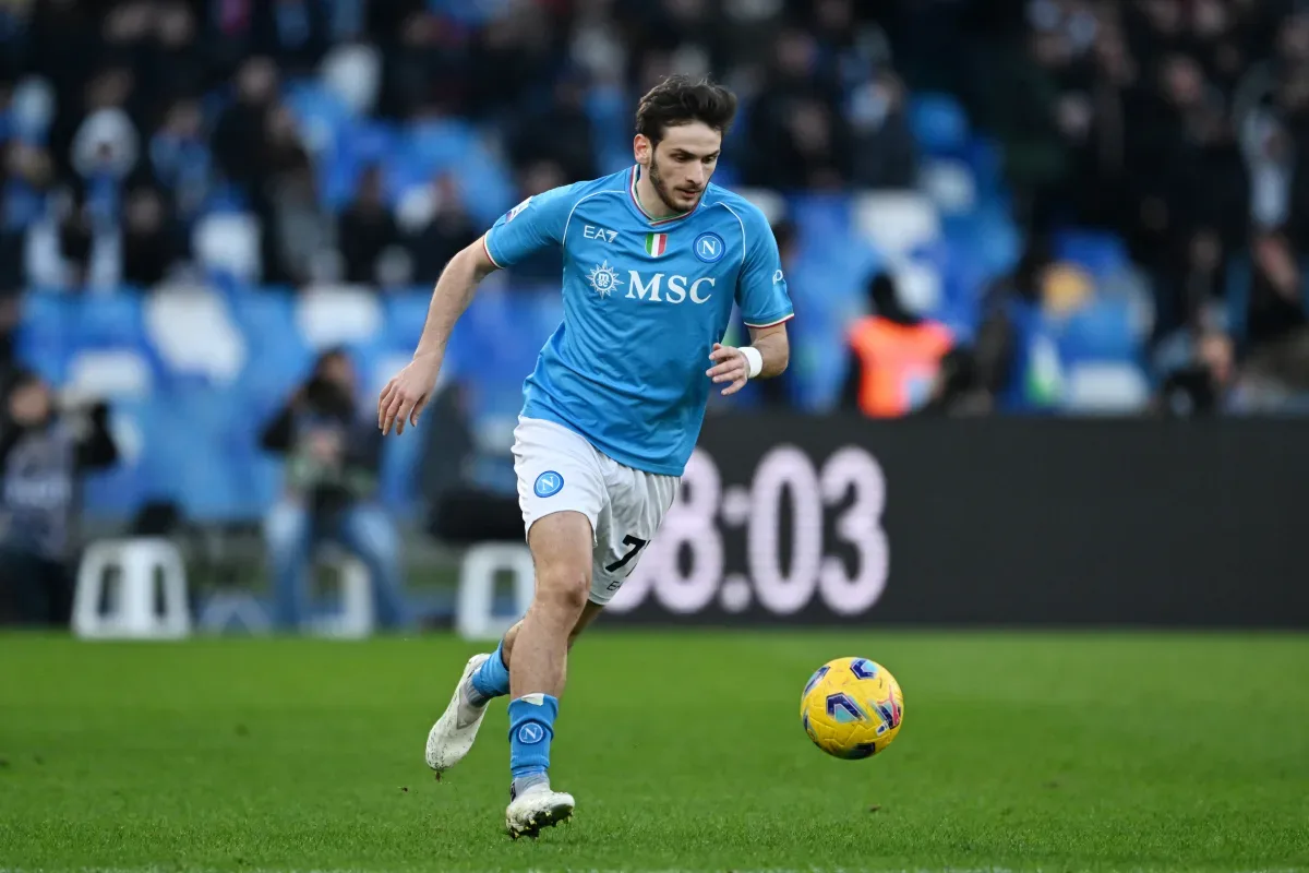 Le PSG propose Milan Škriniar en échange partiel de Khvicha Kvaratskhelia de Naples