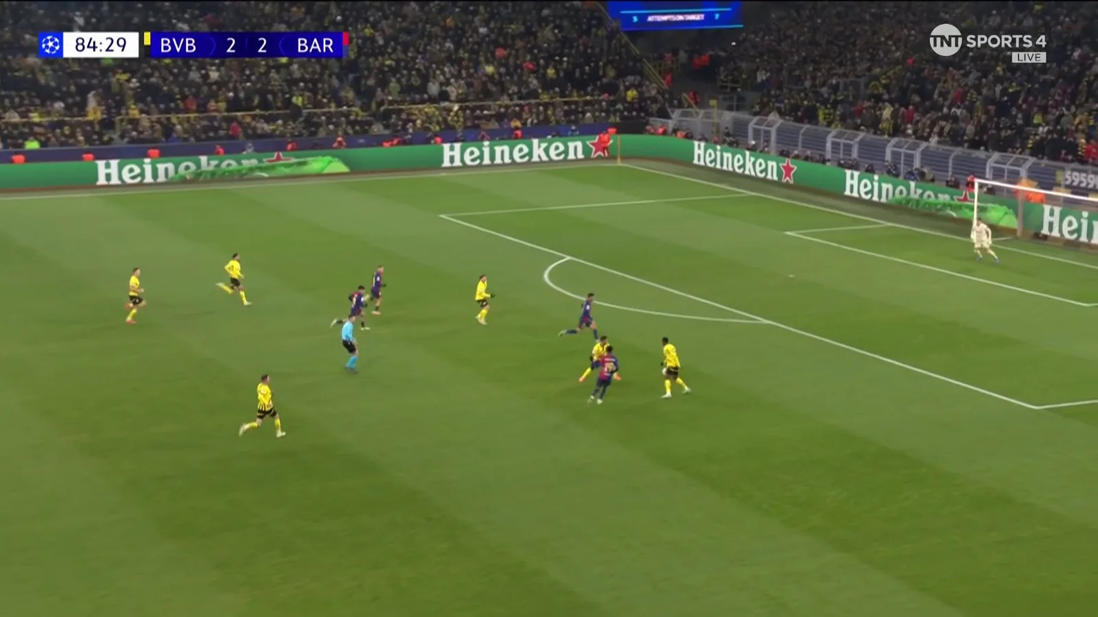 REGARDER: Ferran Torres donne à Barcelone une avance tardive contre le Borussia Dortmund