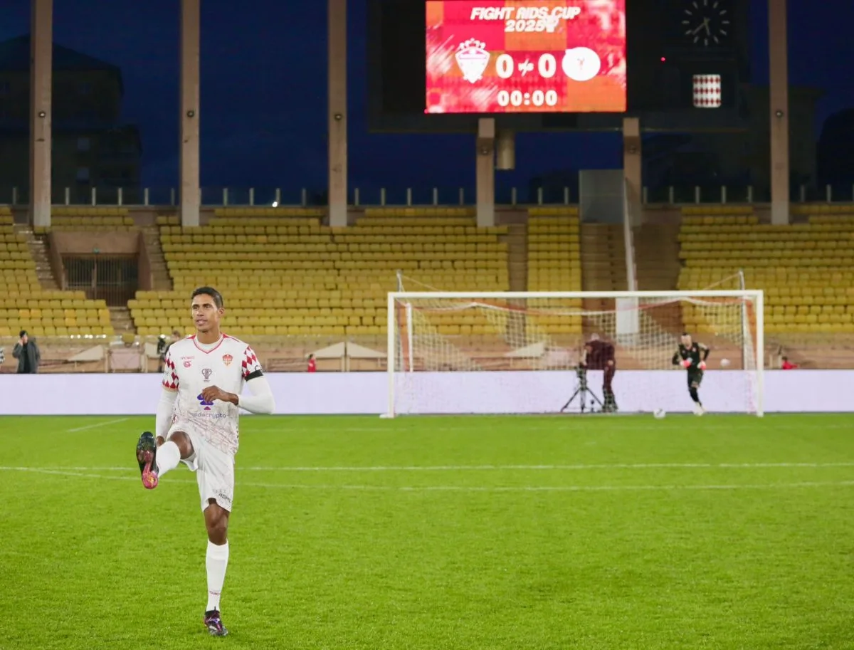 Raphaël Varane fait son retour sur les terrains de football, quatre mois après sa retraite
