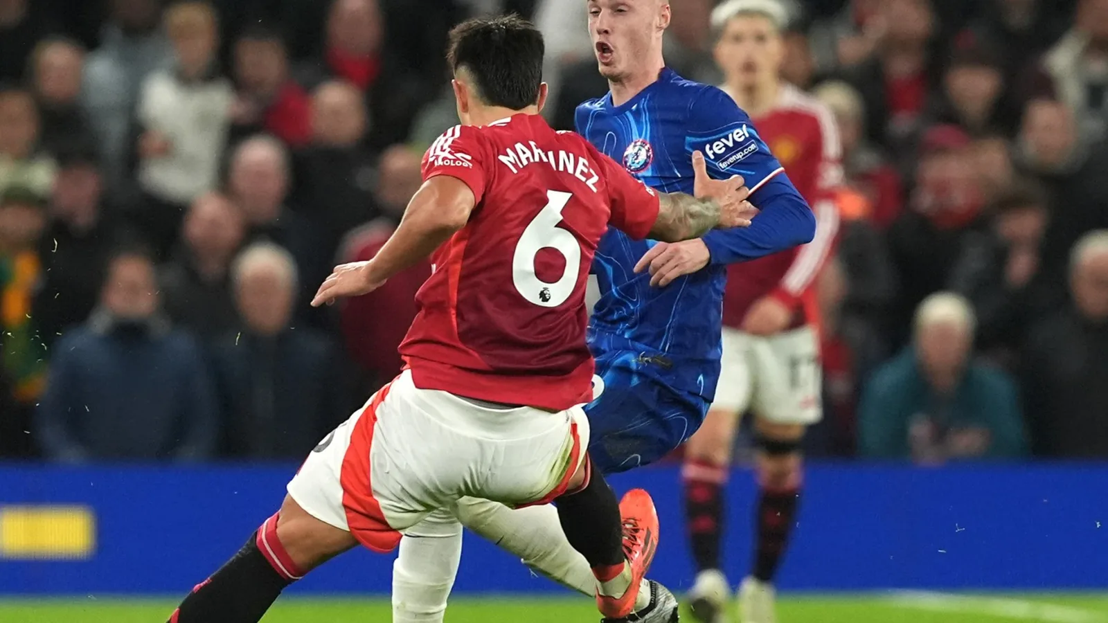 La star de Man Utd Lisandro Martinez a mis en danger la sécurité de Cole Palmer et a eu beaucoup de chance de ne pas recevoir de carton rouge.