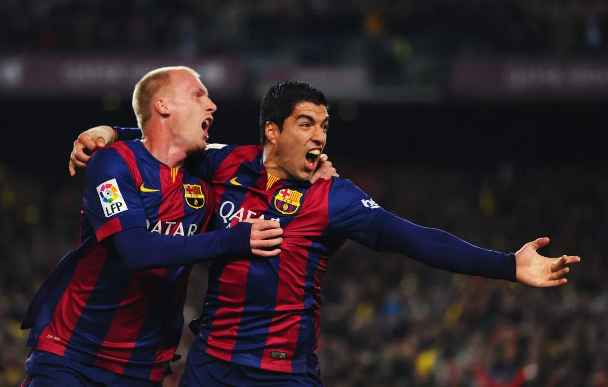 L’ancien vainqueur de la France International et de la Ligue des champions Jérémy Mathieu travaillant dans la boutique de sport