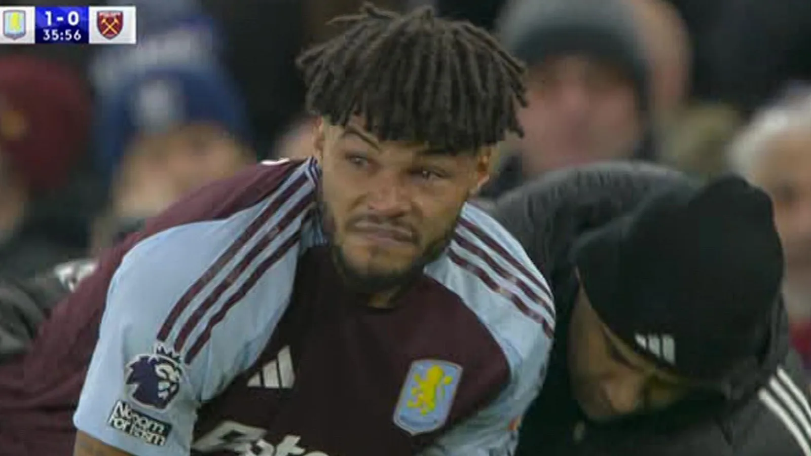 Tyrone Mings fond en larmes alors qu’il est à nouveau forcé de partir… après 445 jours d’absence en raison d’une blessure au LCA.