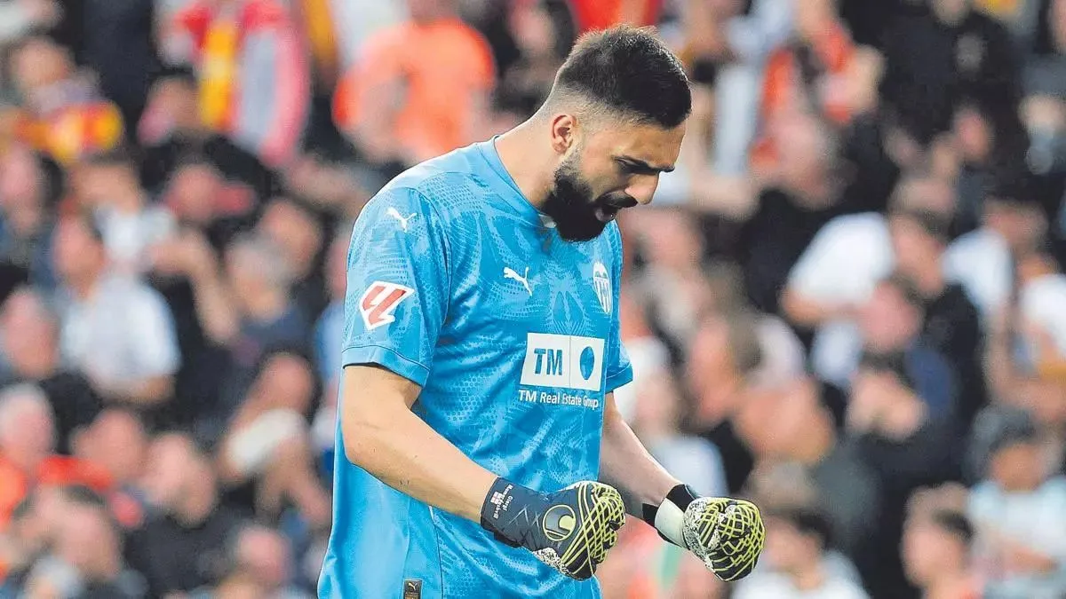 Giorgi Mamardashvili envoie un message au gardien de but de Liverpool Alisson