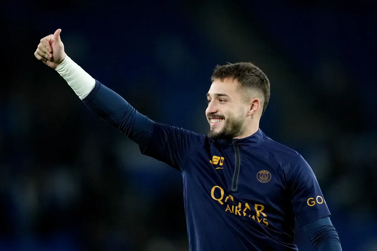 Rennes enquête sur Arnau Tenas du PSG