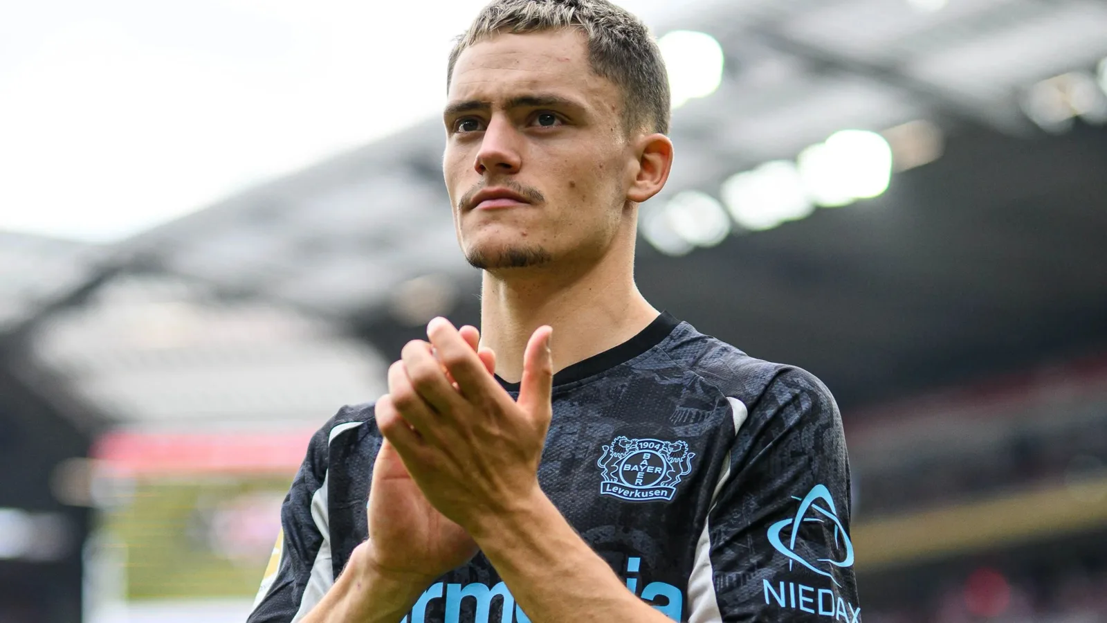 Le Bayern Munich «  Turn to England Star avec une clause de libération de 68 millions de livres sterling  » car ils sont prêts à perdre le transfert de Wirtz à Liverpool