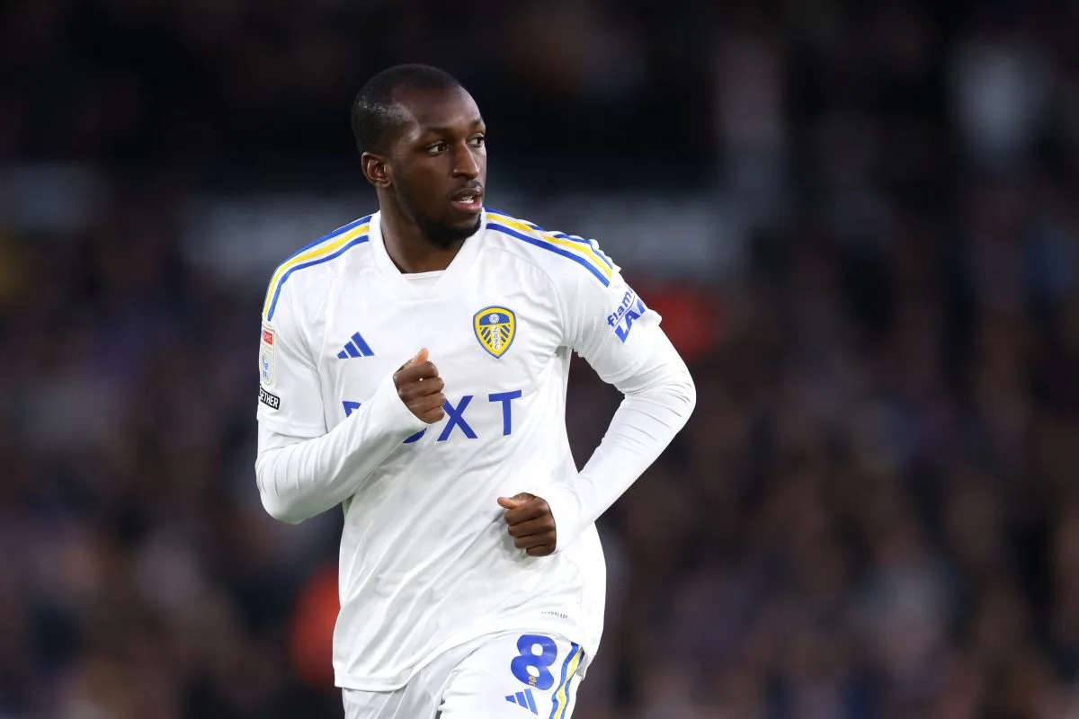 Southampton et Ipswich intéressés par l’ancien milieu de terrain de Leeds Glen Kamara