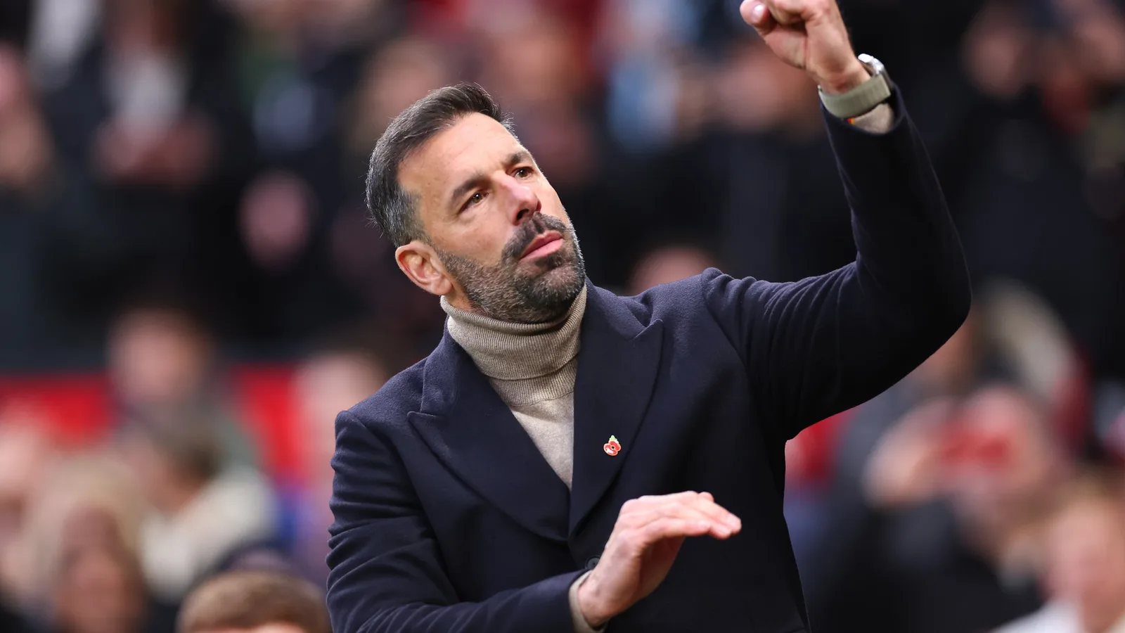 Man Utd 3 Leicester 0 : Ruud van Nistelrooy signe une victoire alors que Bruno Fernandes marque son 250e match avec un but élégant – The Sun