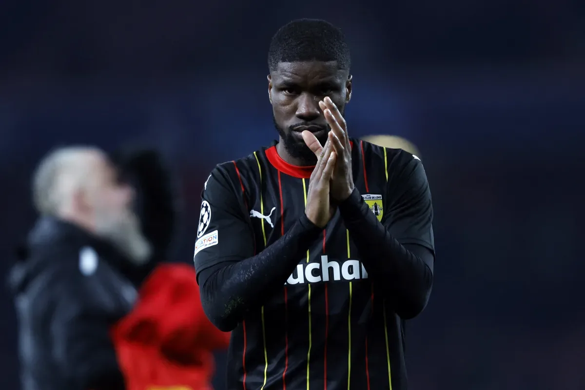 Les Wolves et Southampton envisagent de déménager pour Kevin Danso