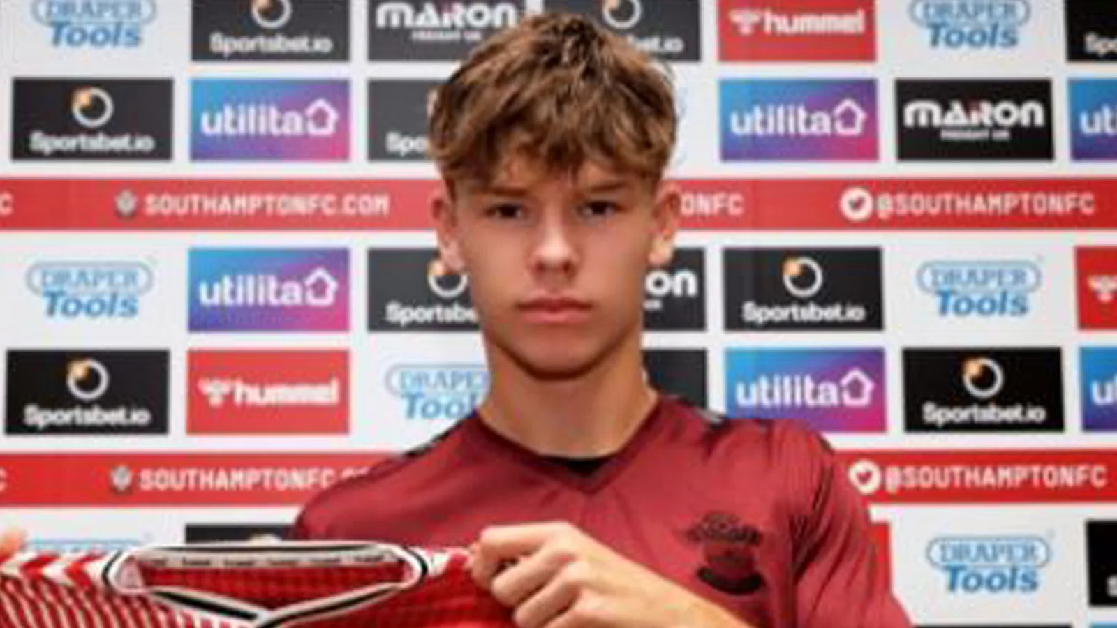 Man Utd a cité un superbe prix de 100 millions de livres sterling pour la Premier League Star, 19 ans, qui n’a marqué que deux buts cette saison