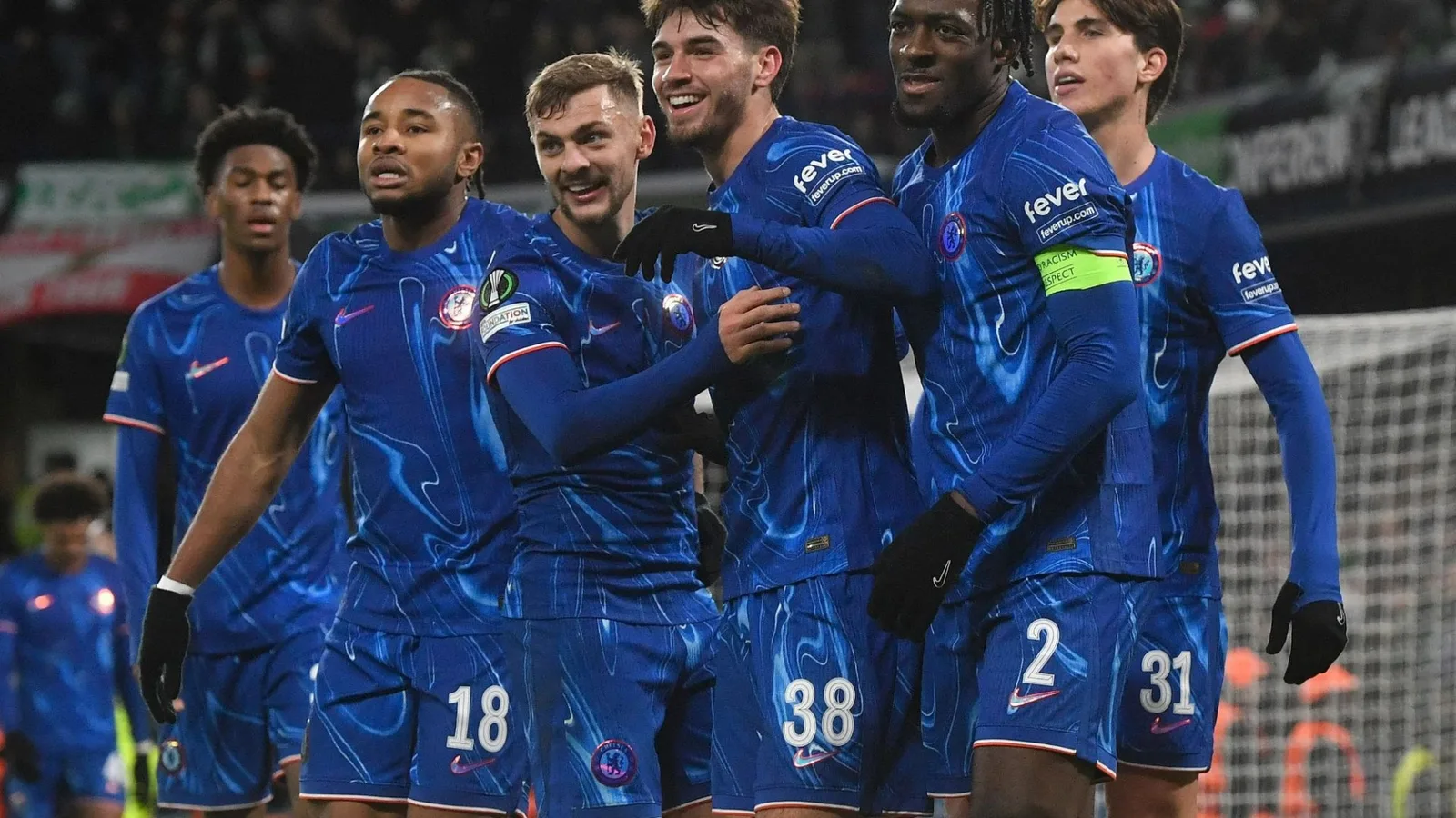 Chelsea « écoutera les offres de transfert pour SIX joueurs marginaux, dont une star de 56 millions de livres sterling liée à Man Utd »