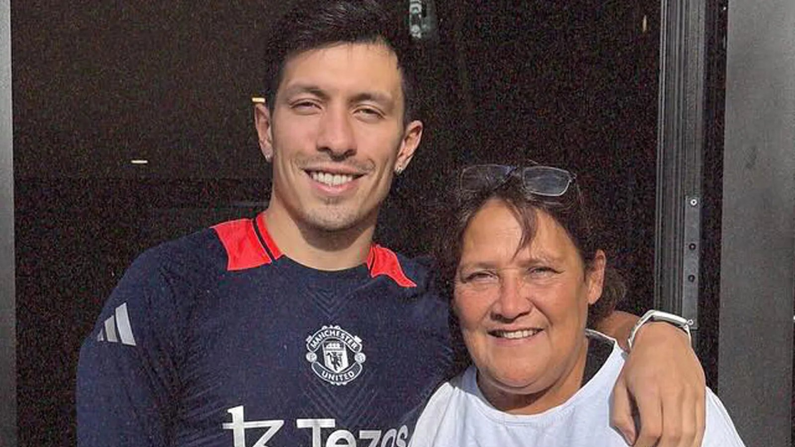 Adorable moment de la mère de Lisandro Martinez aide Man Utd Star avec la réadaptation après une blessure dévastatrice Ko’d Saison