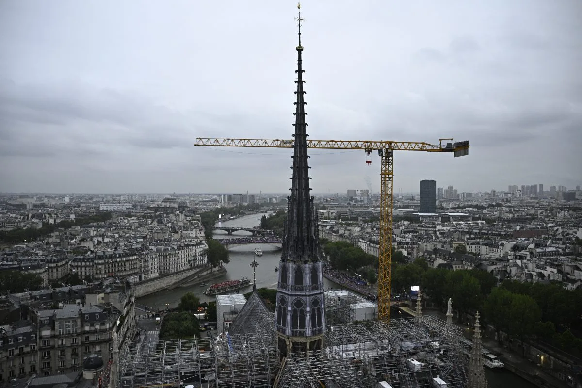 L’inauguration de Notre-Dame derrière l’interdiction de voyager des supporters marseillais