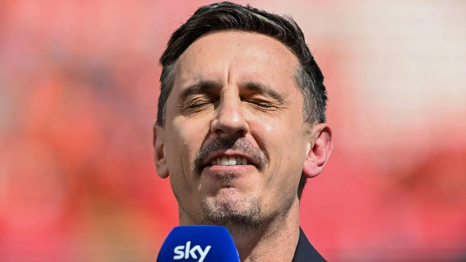 Pourquoi Gary Neville a-t-il été interdit de Nottingham Forest pour la dernière journée de la saison de Premier League?