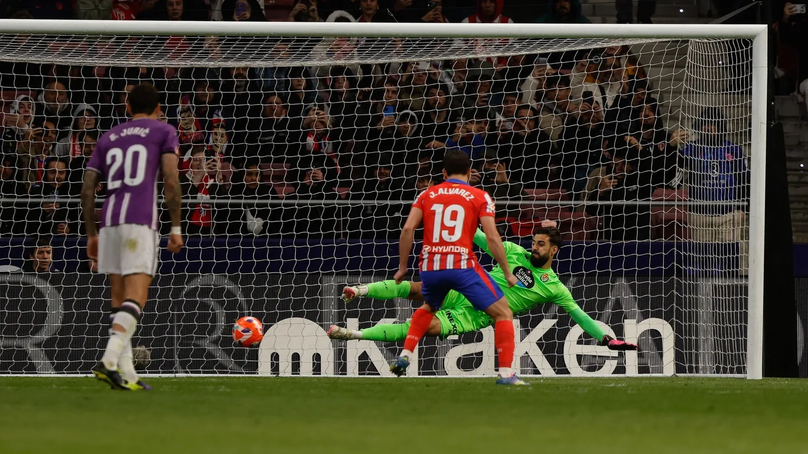 Barcelone Eye Audacied Move for Robert Lewandowski Successeur
