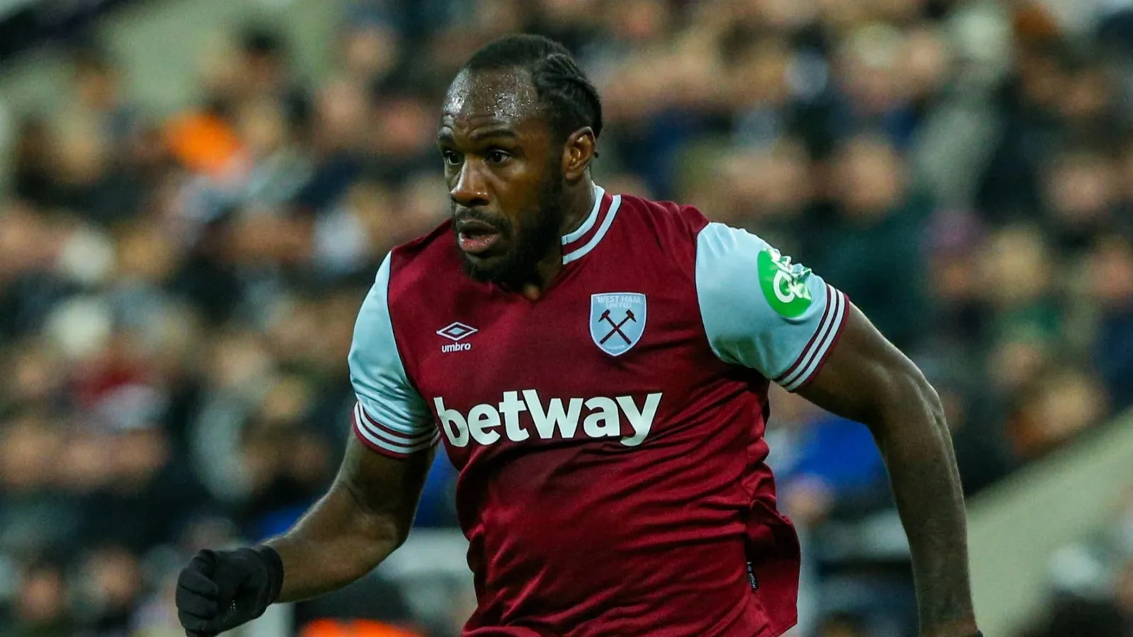 Qui est l’attaquant de West Ham Michail Antonio ? La star jamaïcaine « stable » après un terrible accident de voiture