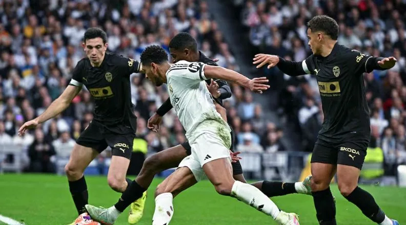 Valencia sécuriser la victoire alors que le Real Madrid a traité le major La Liga Title Race Blow