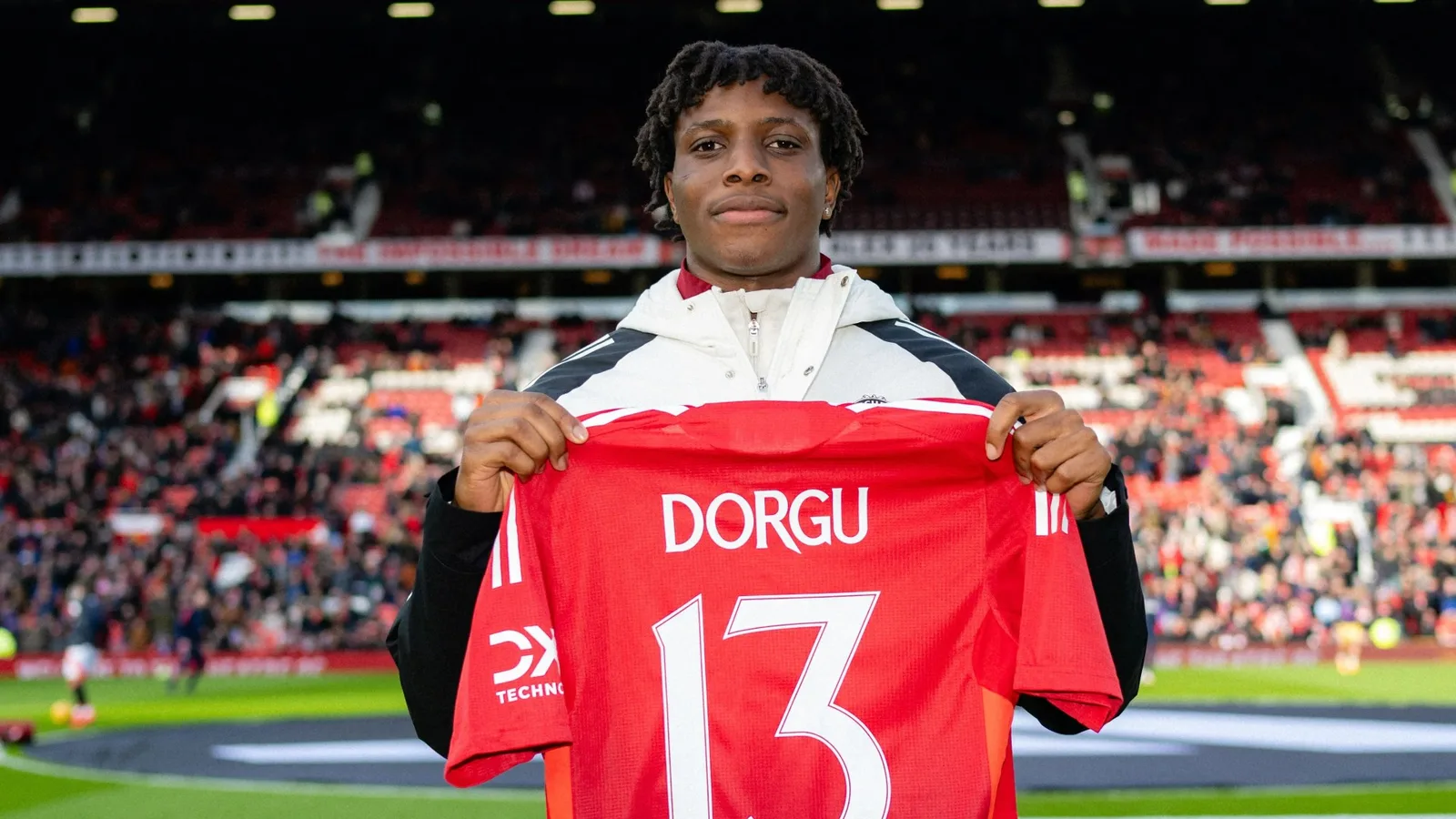 Man utd nouveau garçon Patrick Dorgu’s Shock Salages révélés avec une étoile de 25 millions de livres sterling gagnant moins que Tom Heaton