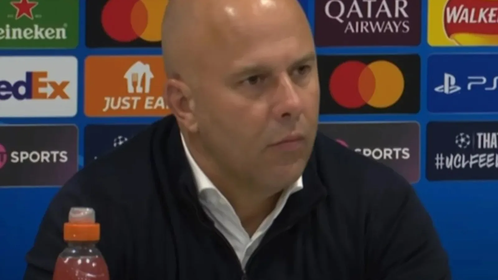 Le patron de Liverpool, Arne Slot, embarrasse le journaliste avec un fait très évident après la question de Ryan Gravenberch