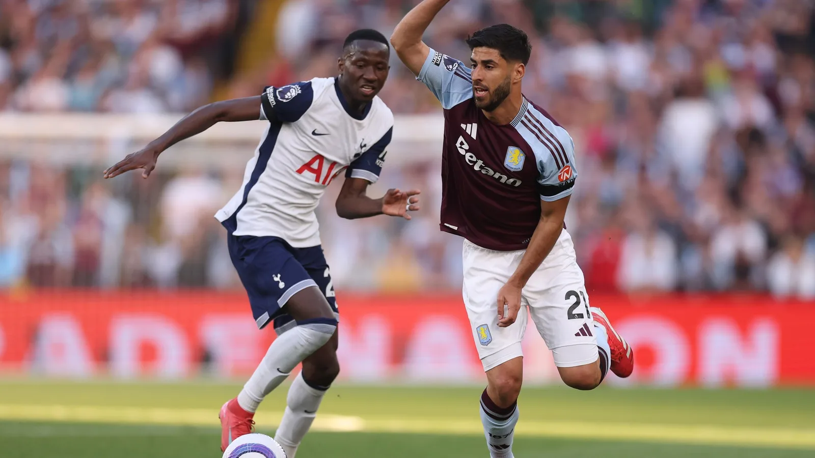 Tottenham pourrait faire face à un autre coup de blessure finale de la Ligue Europa alors que Star «  escortée dans le tunnel par le personnel médical  »