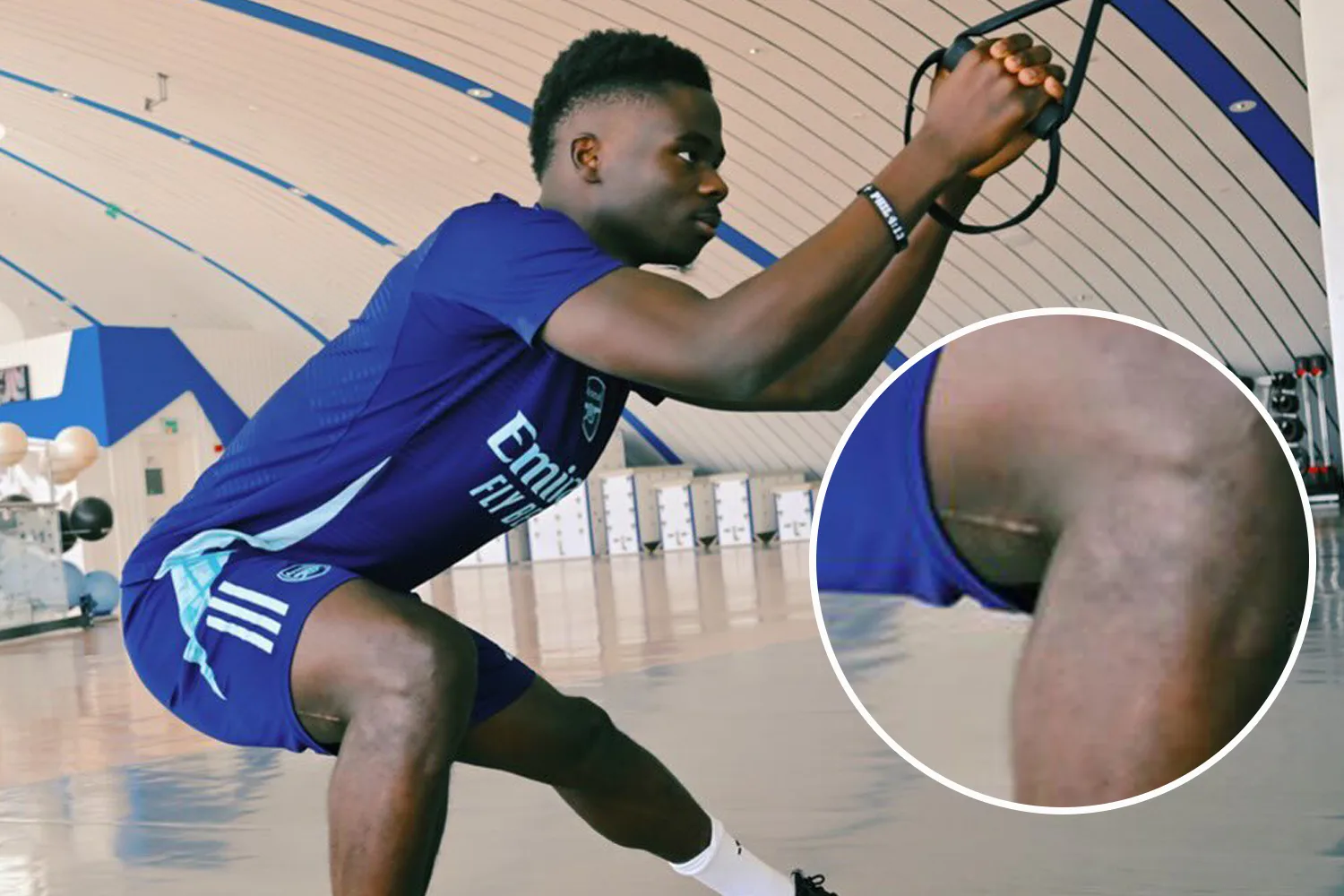 Bukayo Saka montre la cicatrice de l’opération alors qu’Arsenal Star rejoint ses coéquipiers à la mi-saison Dubai Training Camp